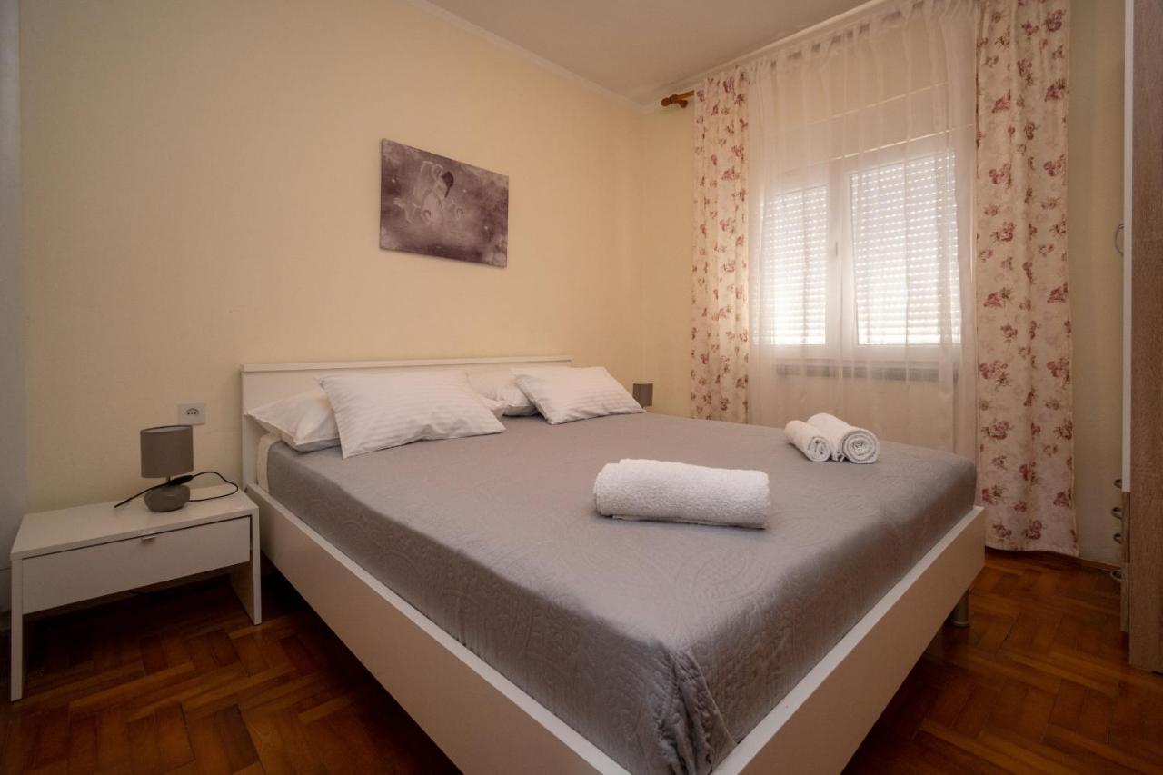Apartments With A Parking Space Povljana, Pag - 6298 Exterior photo