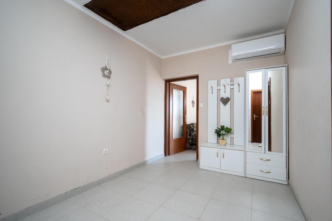 Apartments With A Parking Space Povljana, Pag - 6298 Exterior photo